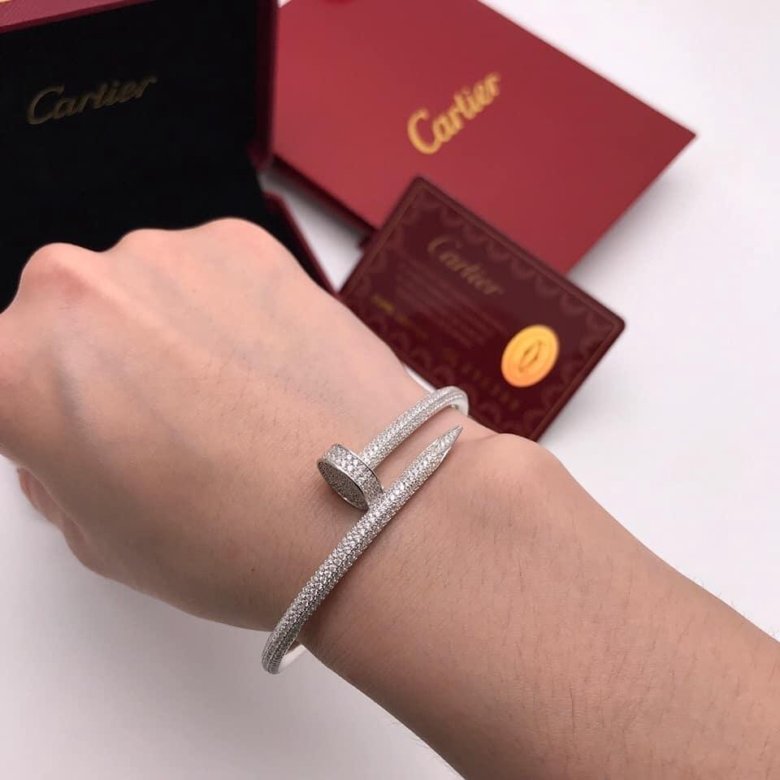 Сколько Стоит Браслет Cartier В Официальном Магазине