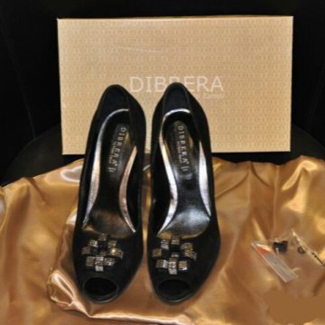 Замшевые туфли. новые