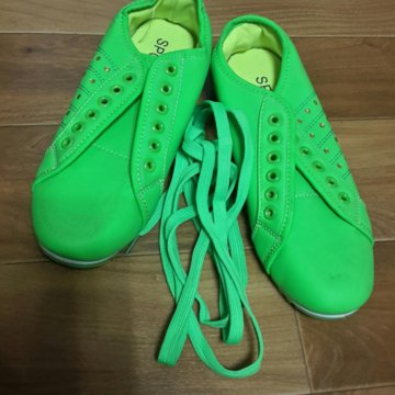 Новые красовки салатового цвета 38 размер