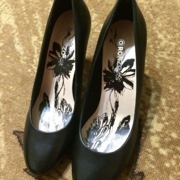 Туфли новые, р-р 38.