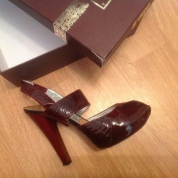 Босоножки лак/кожа р.36-37 для танцев