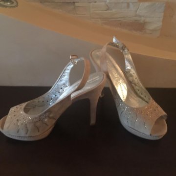 Босоножки женские