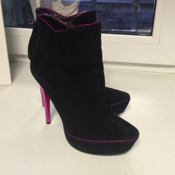 Ботинки замшевые р35