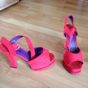 Босоножки новые 37 р