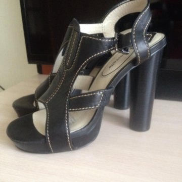 Босоножки Mascotte .