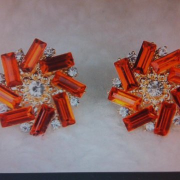 Серьги-гвоздики