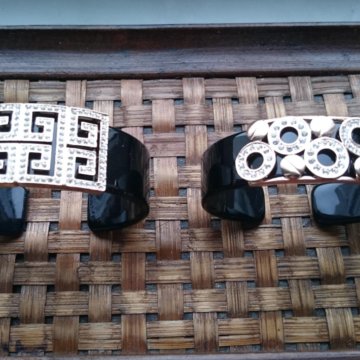 Пакетом 2 браслета с австрийскими кристаллами