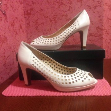 Женские туфли