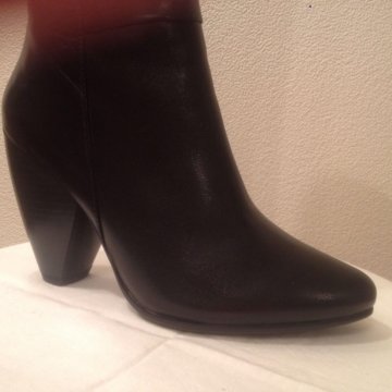 Сапоги женские фирмы Liska, новые