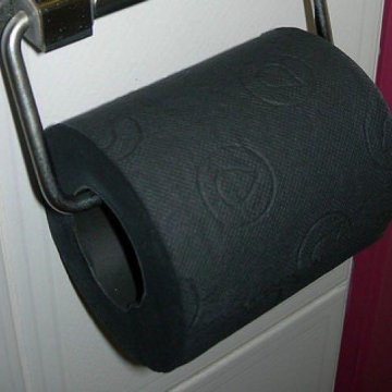 Черная туалетная бумага купить. Черная туалетная бумага. Туалетная бумага черного цвета. Черная туалетная бумага пирамидкой. Элитная туалетная бумага на к название.