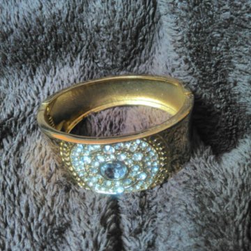 Браслет со стразами метал под золото