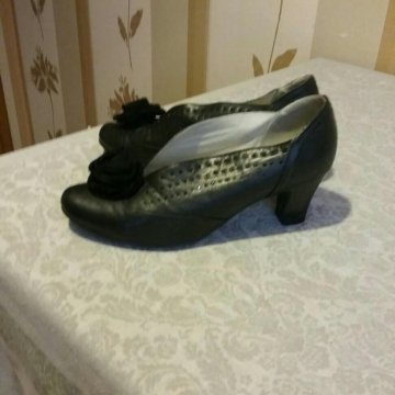 Кожаные туфли марки асколини 40 разм.