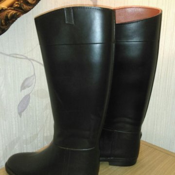 Резиновые сапоги