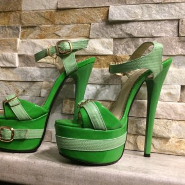 Босоножки Liici