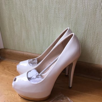 Туфли летние женские белого цвета