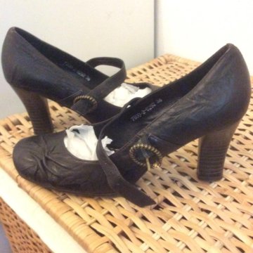 ????Туфли новые р38 нат/к