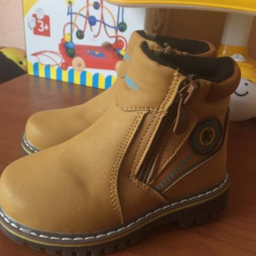 Ботинки детские новые