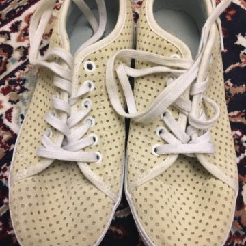 Кроссовки фирмы Cirka