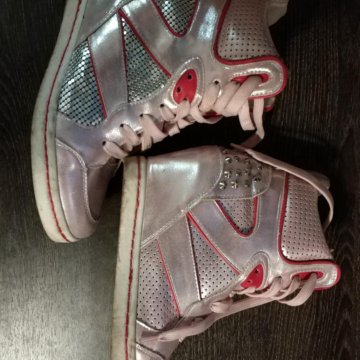 Кеды на танкетке