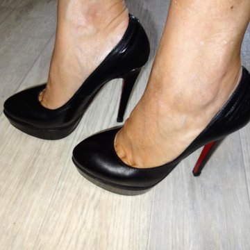 Кожаные черные туфли