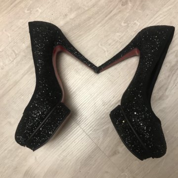 Туфли чёрные на удобном каблуке , 39 р-р