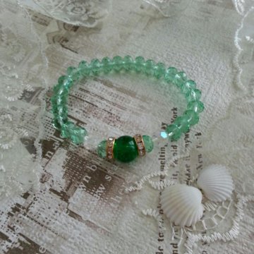Зеленый браслет из Чешского стекла ☘️