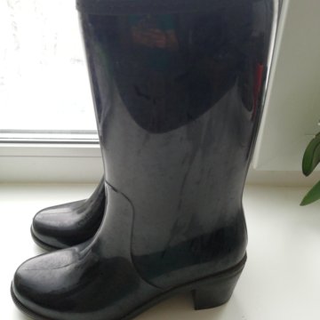 Резиновые сапоги