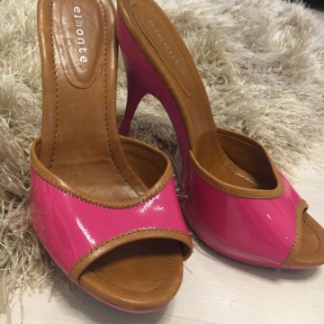 Женские босоножки