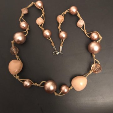 Бусы розовый