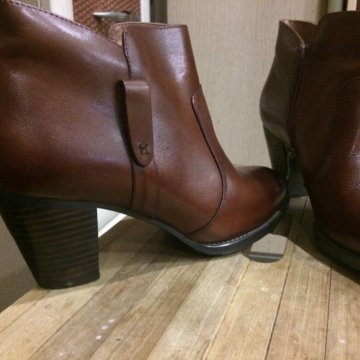 Полусапожки на широкую ногу JELENI