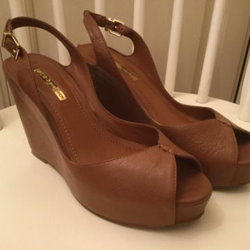 Комфортные босоножки BCBG, оригинал, кожа.