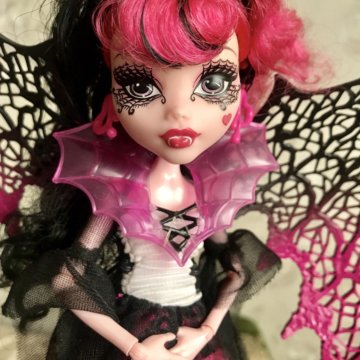 Monster High Ghouls Rule Doll Draculaura. 