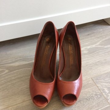 Туфли , Италия