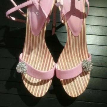 Босоножки 37