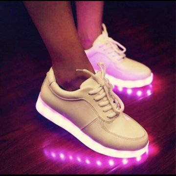 Светящиеся кроссовки + доставка