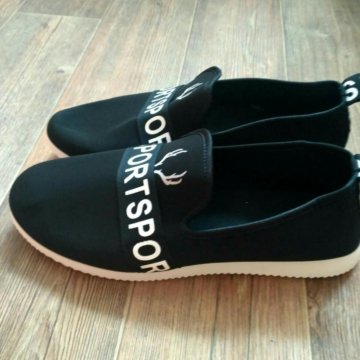 Спортивные тапочки