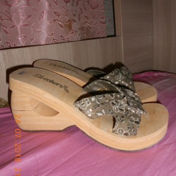 Новые фирменные шлепки Скетчерз 35-36 размер.