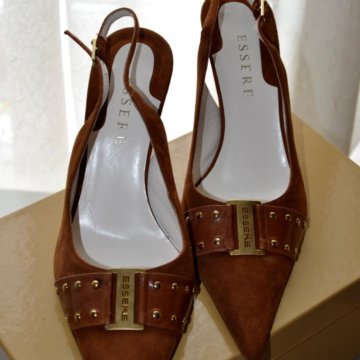 ESSERE. Босоножки.