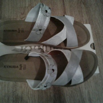 Шлепки новые