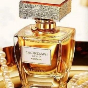 Женские духи giordani gold essenza. Джордани Голд Эссенза блоссом.