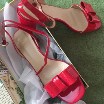 Новые женские босоножки