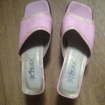 Женские шлепанцы