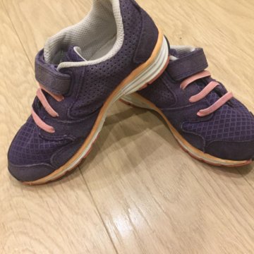 Кроссовки детские