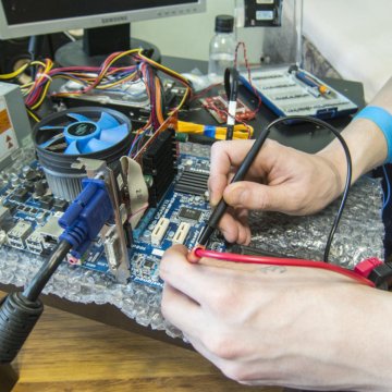 круглосуточный ремонт ноутбука на уралмаше с выездом модели момент