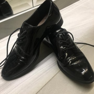 Ботинки лакированные (женские)