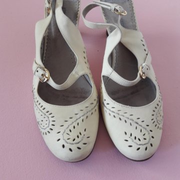 Босоножки женские кожаные