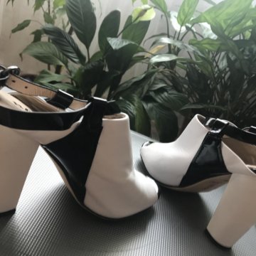 Босоножки Basik