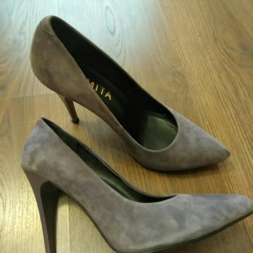 Туфли замшевые.