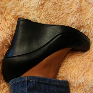 Новые туфли на танкетке