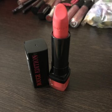 Тон 11. Буржуа тон 11 помады. Bourjois помада 11 тон. Буржуа помада 11.